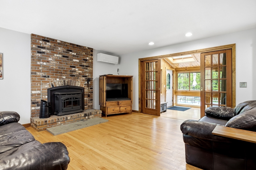 591 Kennedy Road Northampton, MA 01053 - Photo 10 of 42