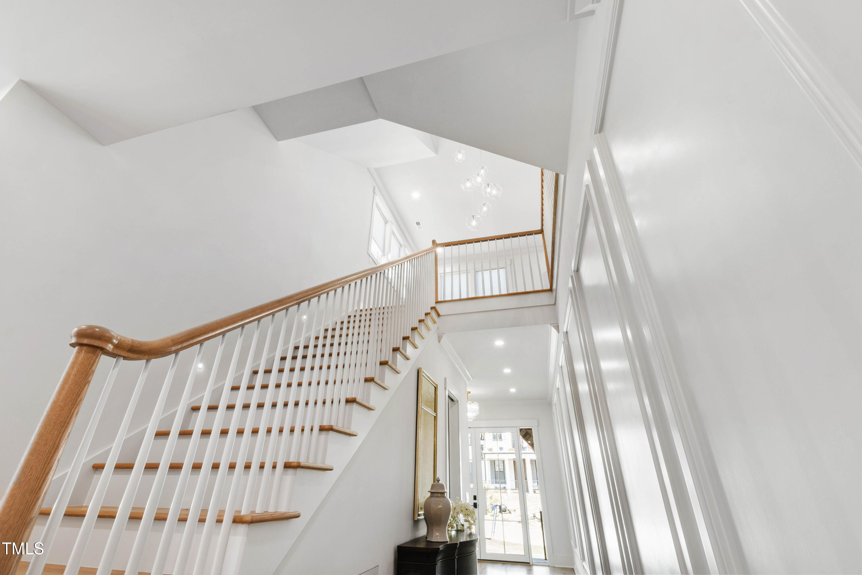 202 Georgetown Road Raleigh, NC 27608 - Photo 31 of 64 a view of entryway