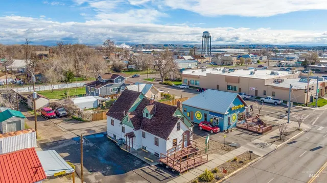 $350,000 | 235 West Idaho Avenue, Ontario, OR 97914