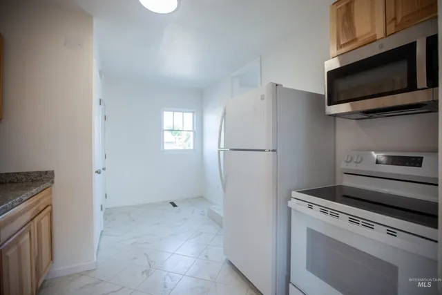 $350,000 | 235 West Idaho Avenue, Ontario, OR 97914