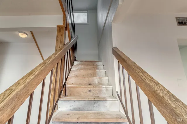 $350,000 | 235 West Idaho Avenue, Ontario, OR 97914