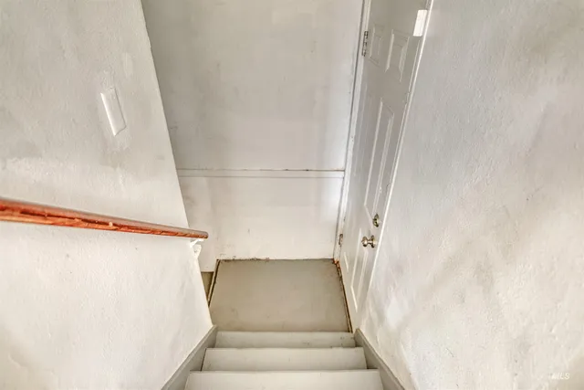 $350,000 | 235 West Idaho Avenue, Ontario, OR 97914