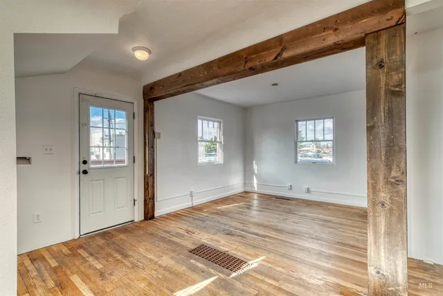 $350,000 | 235 West Idaho Avenue, Ontario, OR 97914