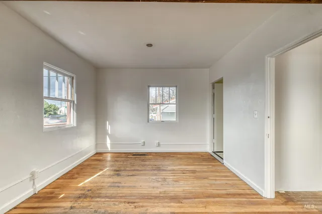 $350,000 | 235 West Idaho Avenue, Ontario, OR 97914