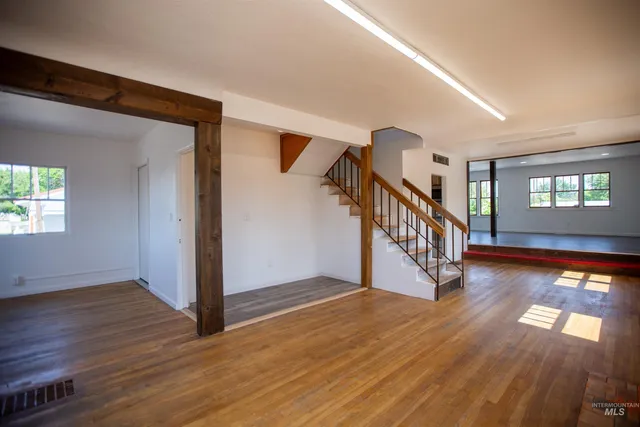 $350,000 | 235 West Idaho Avenue, Ontario, OR 97914