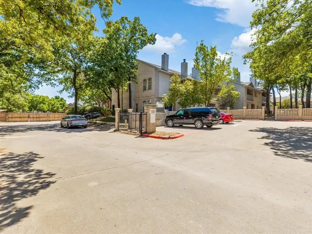 $1,425 | 1501 Cedar Elm Drive, Unit 105, Euless, TX 76039