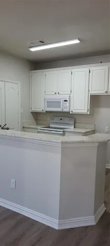 $1,425 | 1501 Cedar Elm Drive, Unit 105, Euless, TX 76039