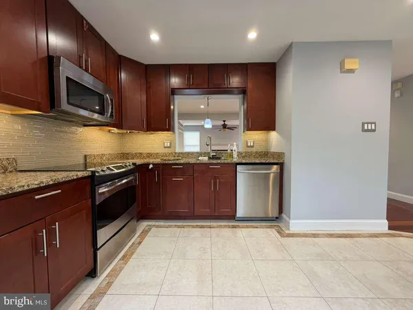 $3,200 | 10354 College Square, Columbia, MD 21044