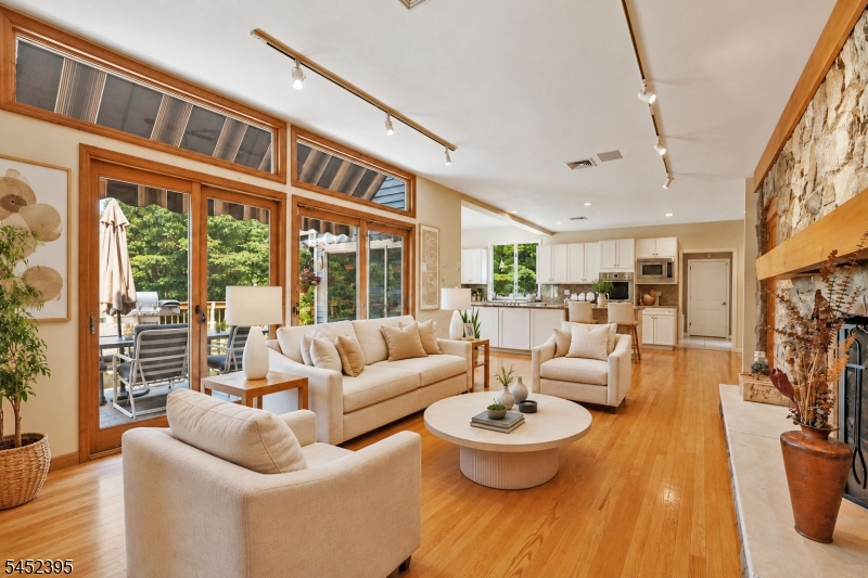 738 Ridge Road Butler, NJ 07405 - Photo 8 of 50 Gallery Image 8