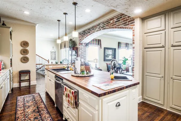 $649,000 | 2590 King Arthur Boulevard, Lewisville, TX 75056