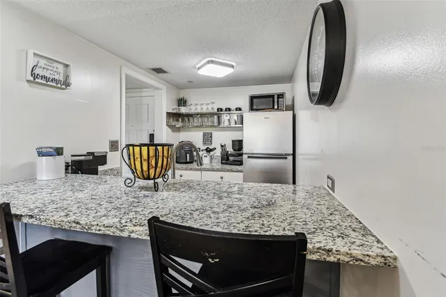 $215,000 | 36750 US Highway 19 North, Unit 17106, Palm Harbor, FL 34683