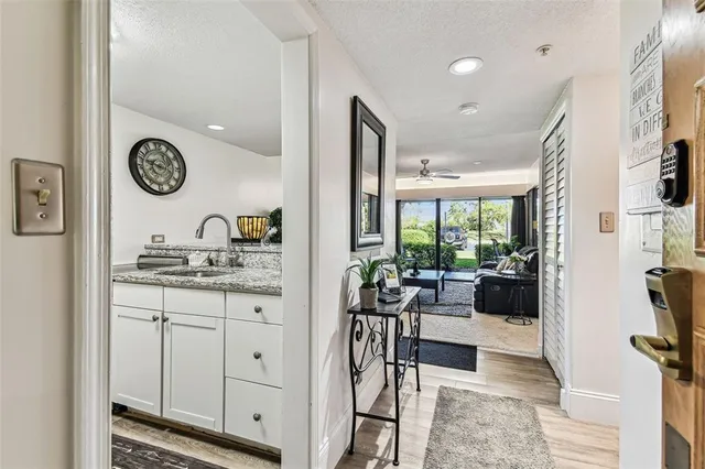 $215,000 | 36750 US Highway 19 North, Unit 17106, Palm Harbor, FL 34683