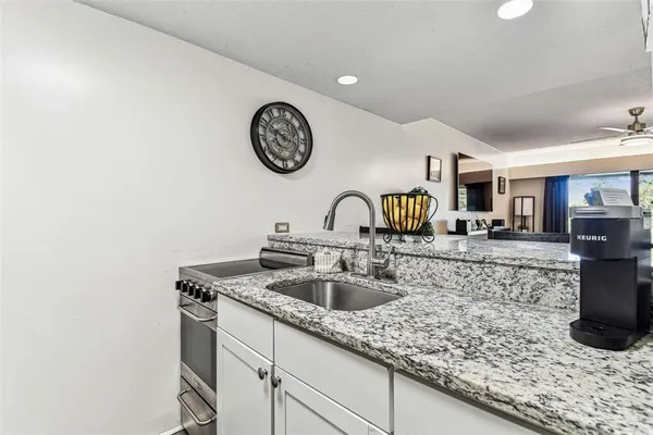 $209,500 | 36750 US Highway 19 North, Unit 17106, Palm Harbor, FL 34683