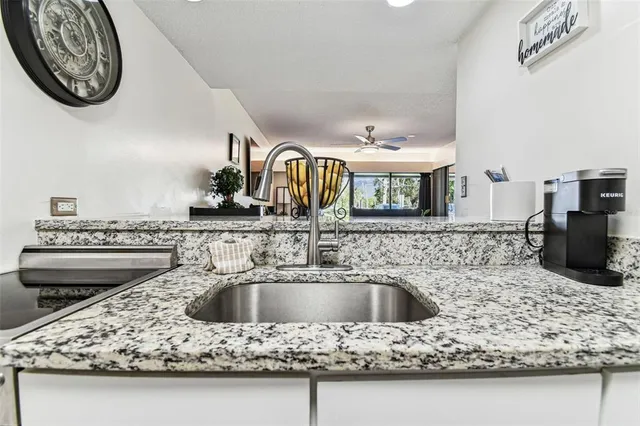 $215,000 | 36750 US Highway 19 North, Unit 17106, Palm Harbor, FL 34683