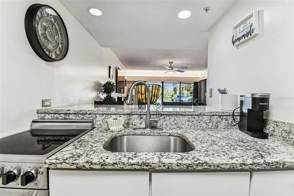 $209,500 | 36750 US Highway 19 North, Unit 17106, Palm Harbor, FL 34683