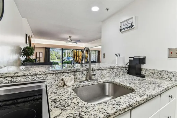 $209,500 | 36750 US Highway 19 North, Unit 17106, Palm Harbor, FL 34683