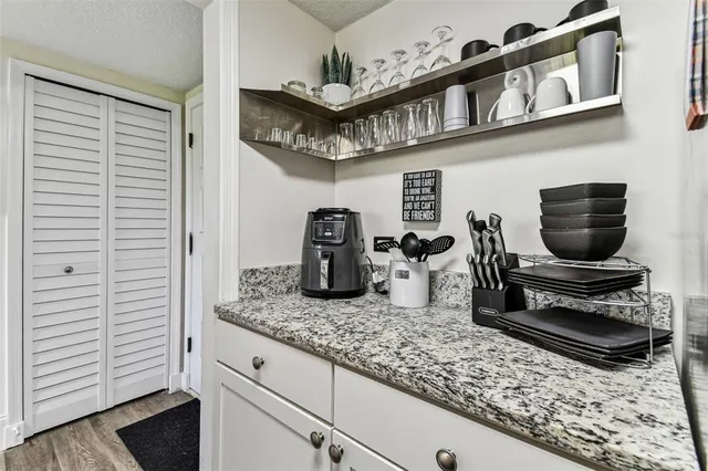 $215,000 | 36750 US Highway 19 North, Unit 17106, Palm Harbor, FL 34683