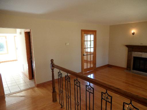 724 Cimarron Drive Carol Stream, IL 60188 - Photo 3 of 16