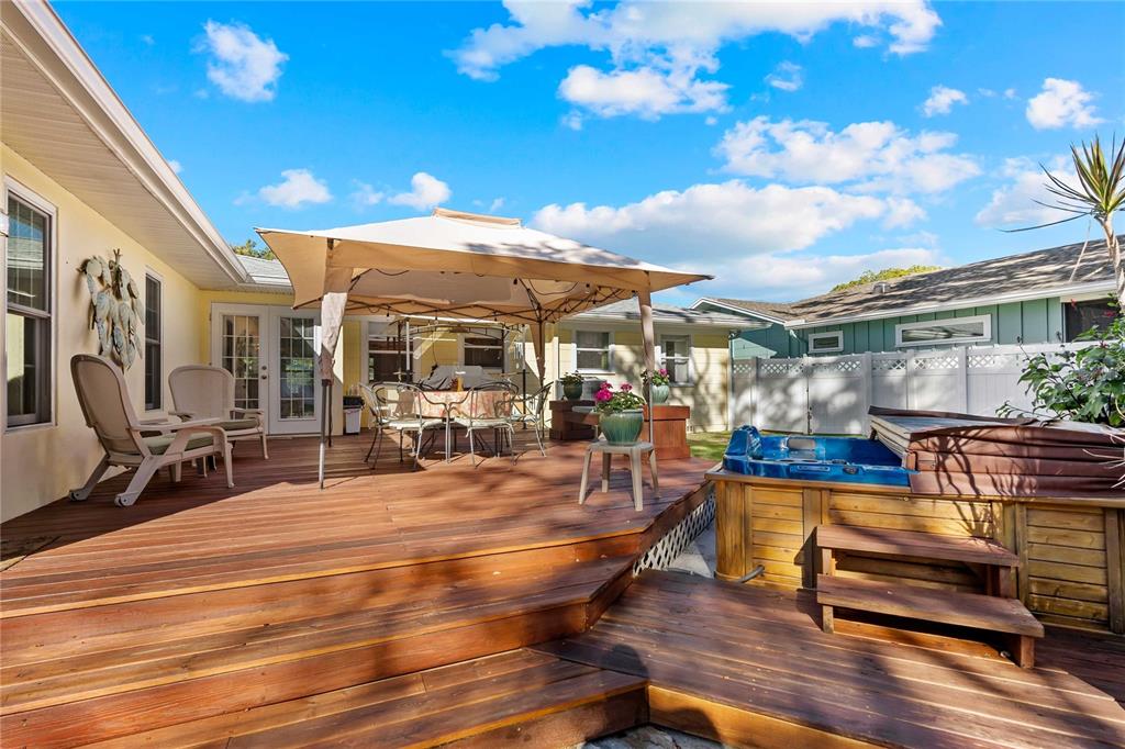 1109 Commodore Street Clearwater, FL 33755 - Photo 36 of 42 a outdoor space with lots of tables and chairs