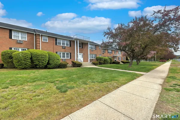 $189,000 | 1254 Farmington Avenue, Unit C, Farmington, CT 06032