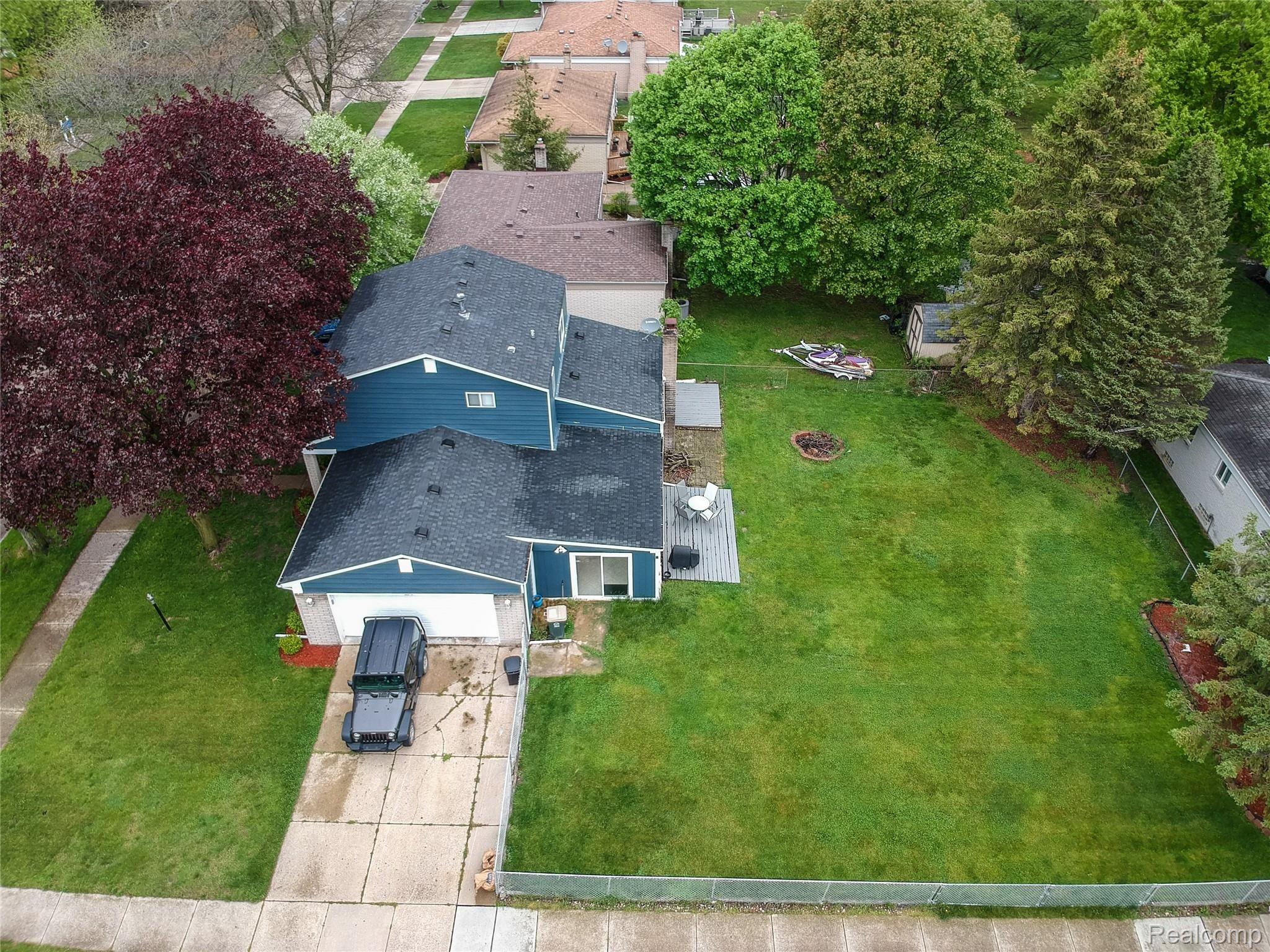 739 Meadowlake Road Canton, MI 48188 - Photo 43 of 44 Overhead.jpg