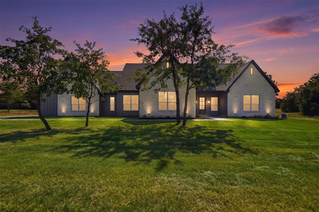104 Springhill Ct. Springtown, TX 76082 - Photo 3 of 38 Gallery Image 3