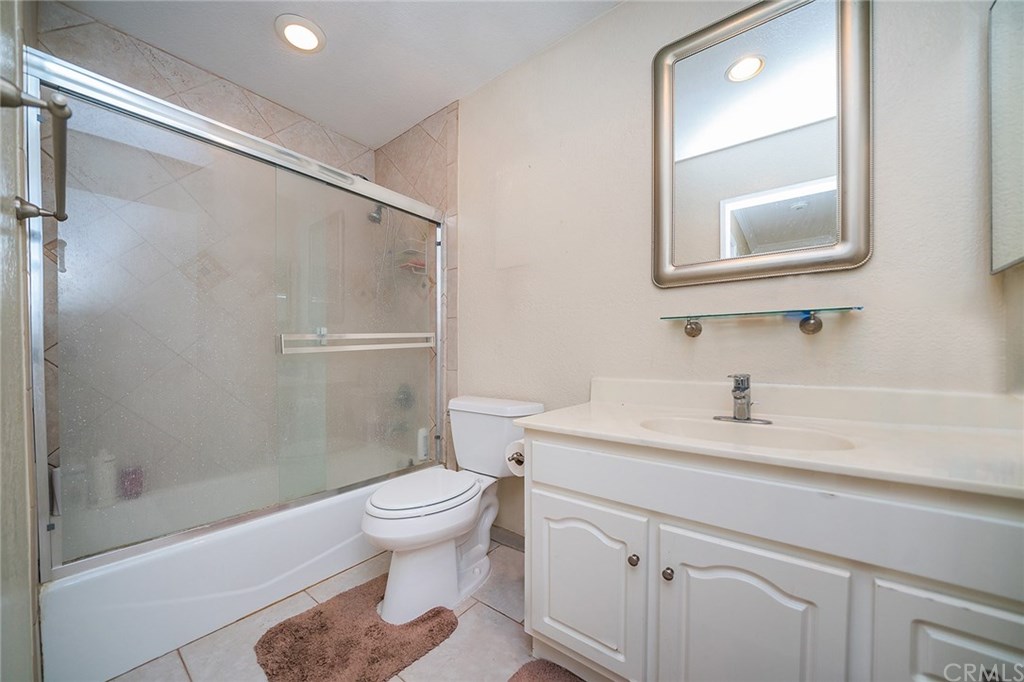 141 Oxford, Unit 47 Irvine, CA 92612 - Photo 4 of 25