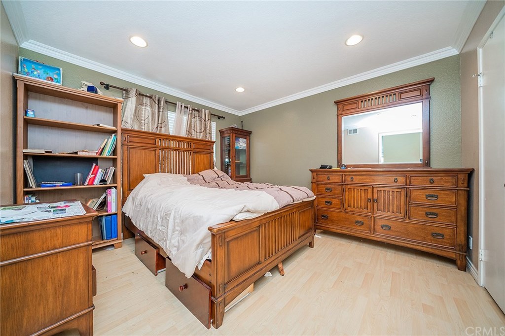 141 Oxford, Unit 47 Irvine, CA 92612 - Photo 6 of 25