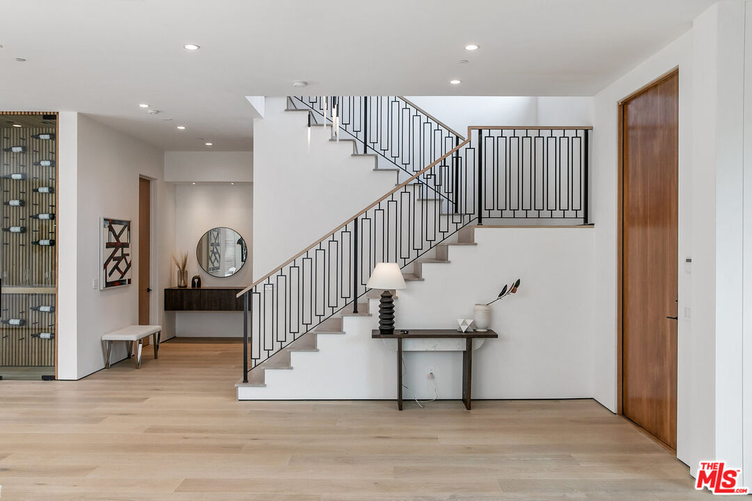 211 Veteran Avenue Los Angeles, CA 90024 - Photo 13 of 51 a view of entryway and hall with wooden floor