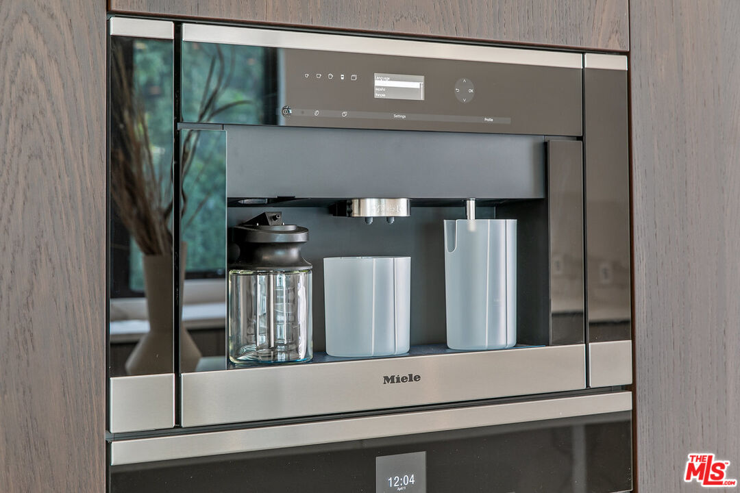 211 Veteran Avenue Los Angeles, CA 90024 - Photo 26 of 51