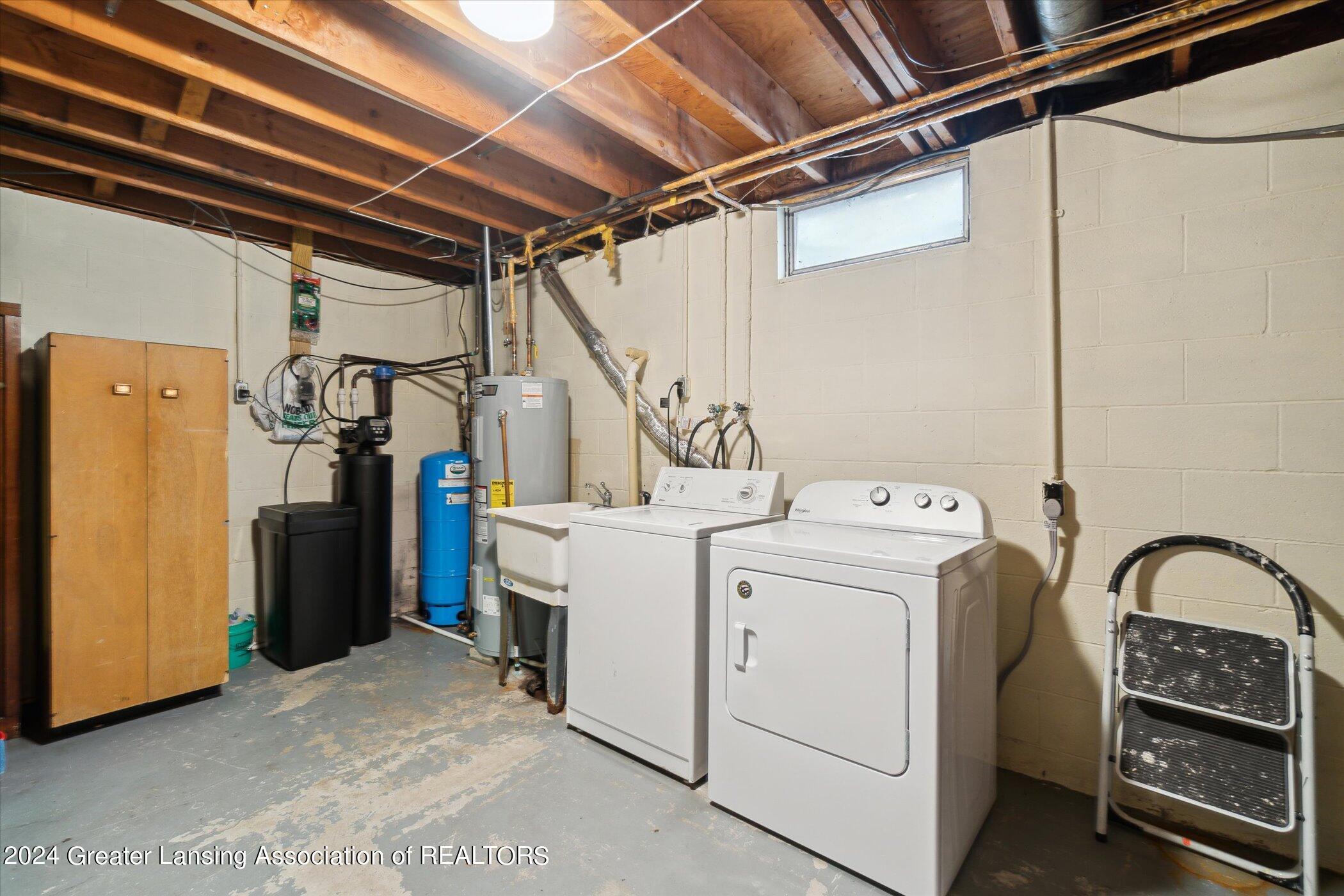 4713 Pares Road Dimondale, MI 48821 - Photo 41 of 61 39-4713-Pares-Rd-Diamondale-MI-48821-Win