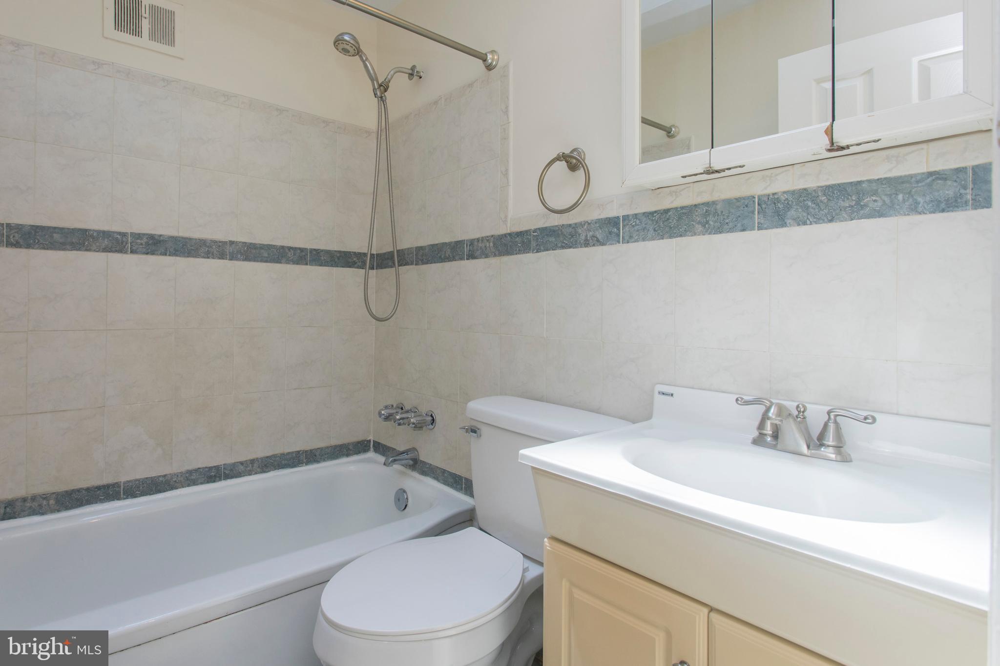 7421 Ruskin Road Philadelphia, PA 19151 - Photo 19 of 26 Hall Bath on second Floor