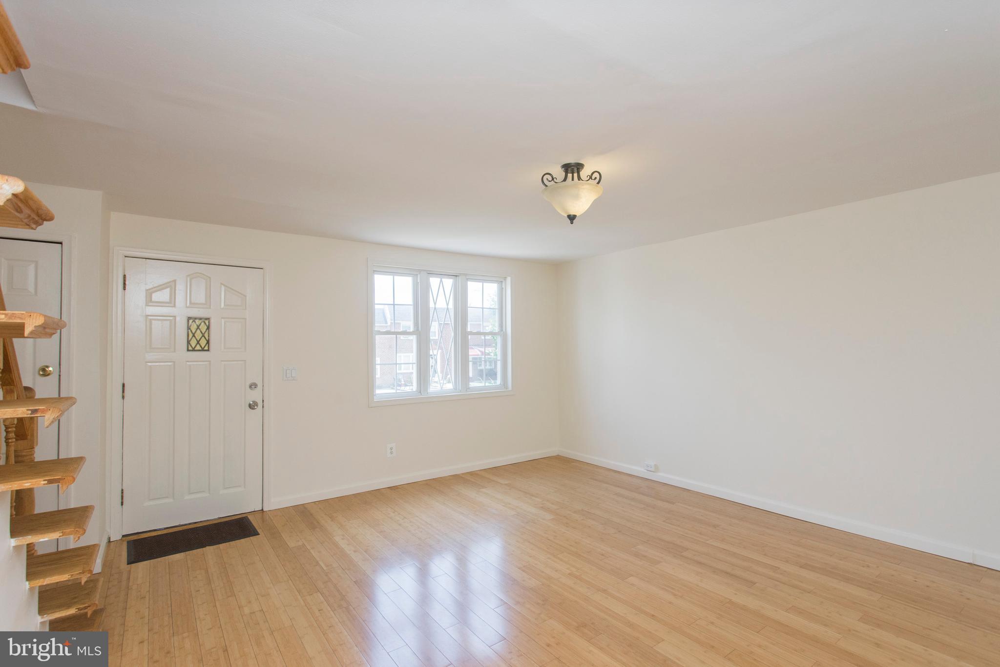 7421 Ruskin Road Philadelphia, PA 19151 - Photo 4 of 26 Living Room