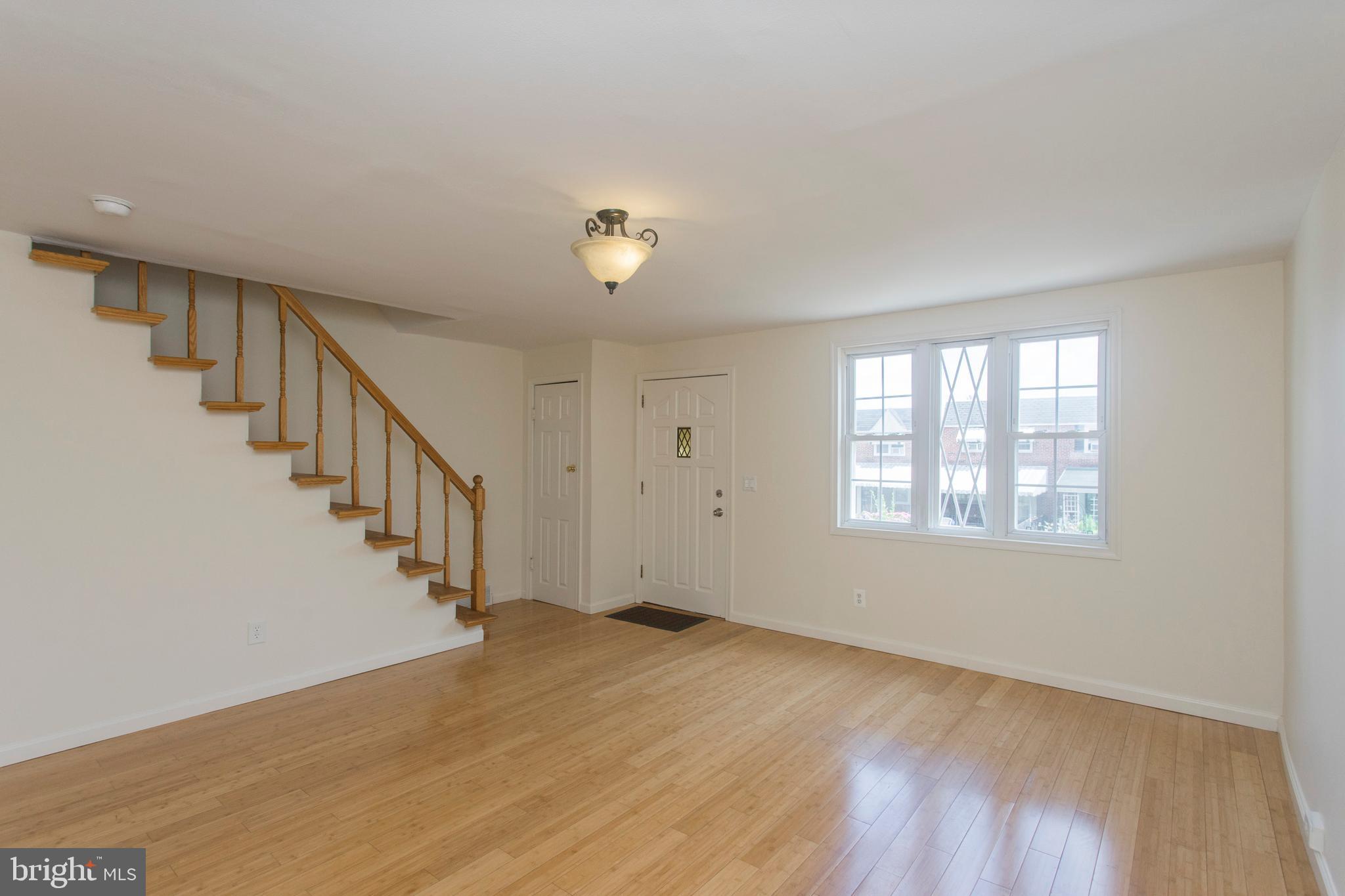 7421 Ruskin Road Philadelphia, PA 19151 - Photo 5 of 26 Living Room