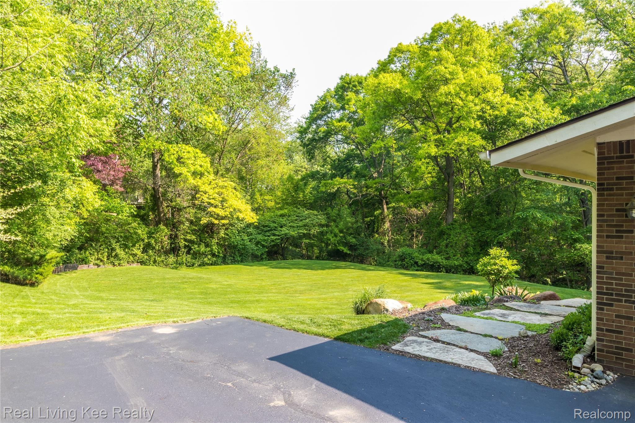5330 Old Mill Road Rochester, MI 48306 - Photo 52 of 77 Exteriors 8.JPG