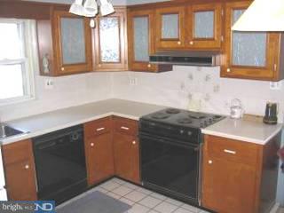 208 Ellis Road Havertown, PA 19083 - Photo 4 of 6