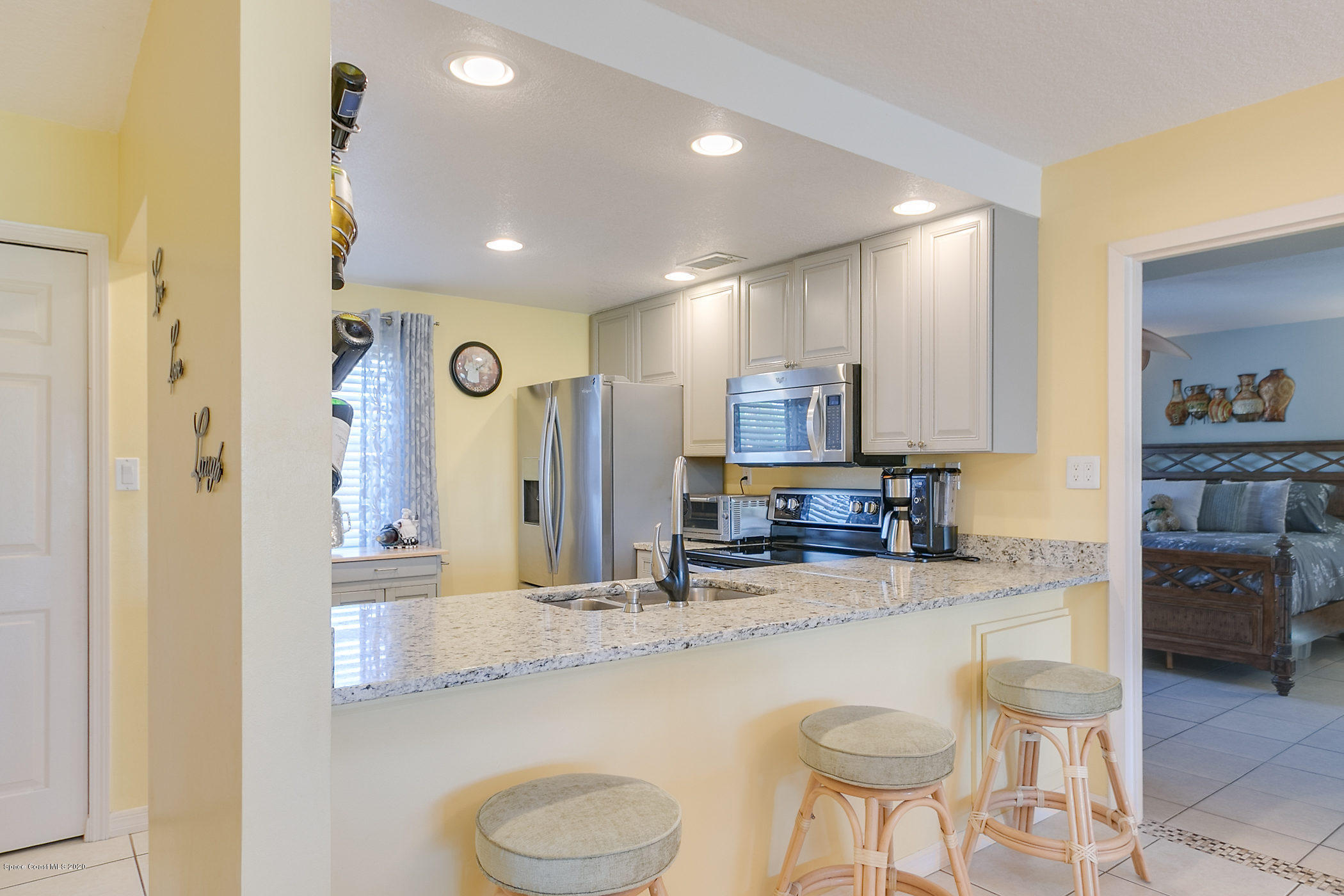 2727 North Wickham Road, Unit 1069 Melbourne, FL 32935 - Photo 11 of 30 Breakfast Bar