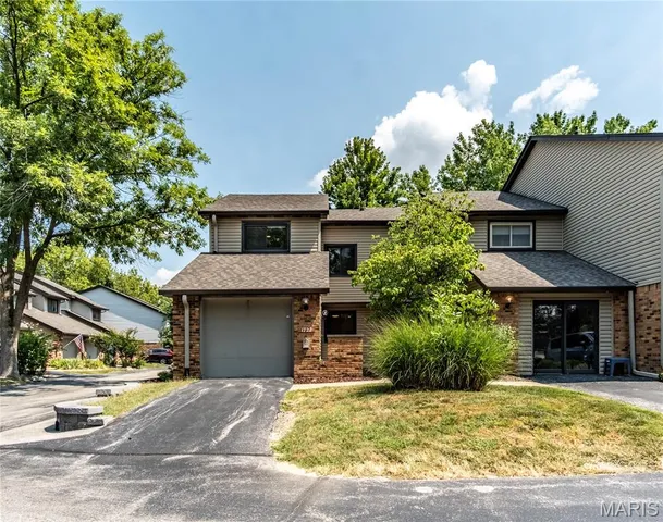 $220,000 | 1722 Robin Knl Court, St. Louis, MO 63146