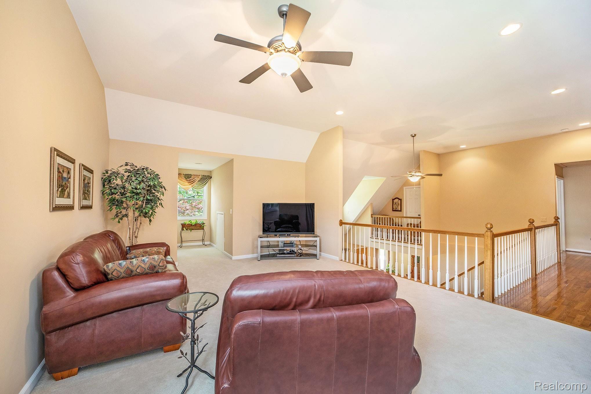 2252 Devonshire Road Bloomfield Hills, MI 48302 - Photo 21 of 40 017A1516-1.jpg