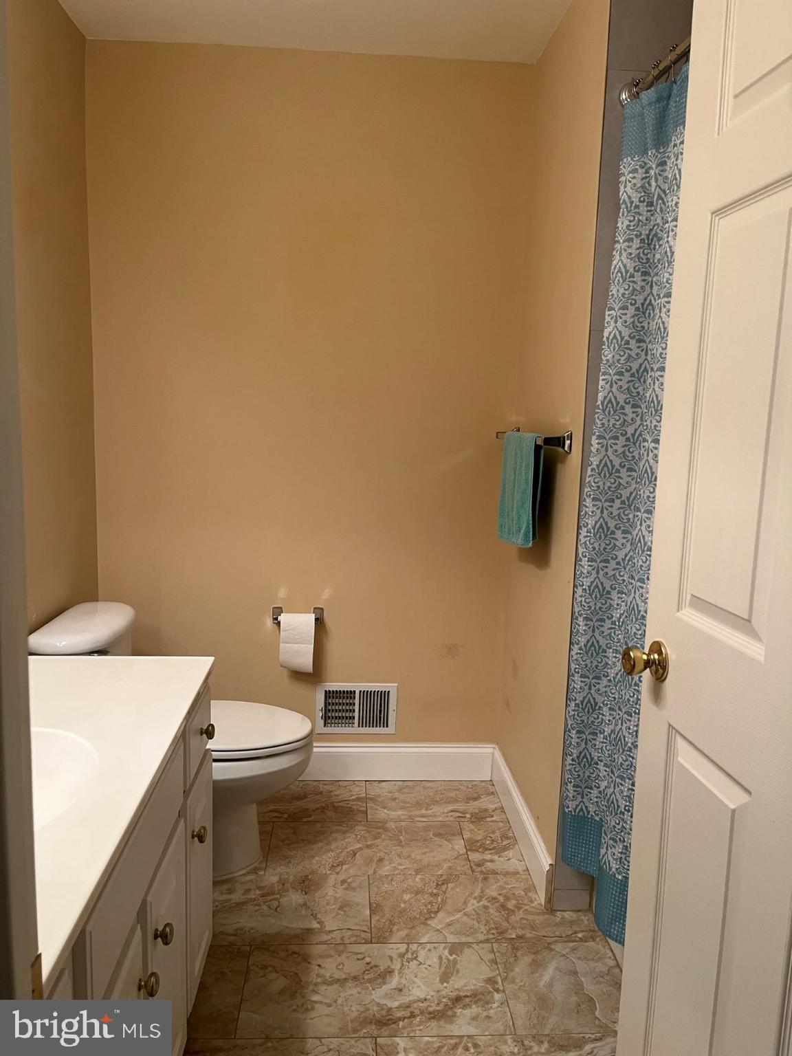39 Normandy Drive Princeton Junction, NJ 08550 - Photo 11 of 20 Upstairs bathroom