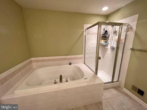 39 Normandy Drive Princeton Junction, NJ 08550 - Photo 19 of 20 Jacuzzi in Master Bath