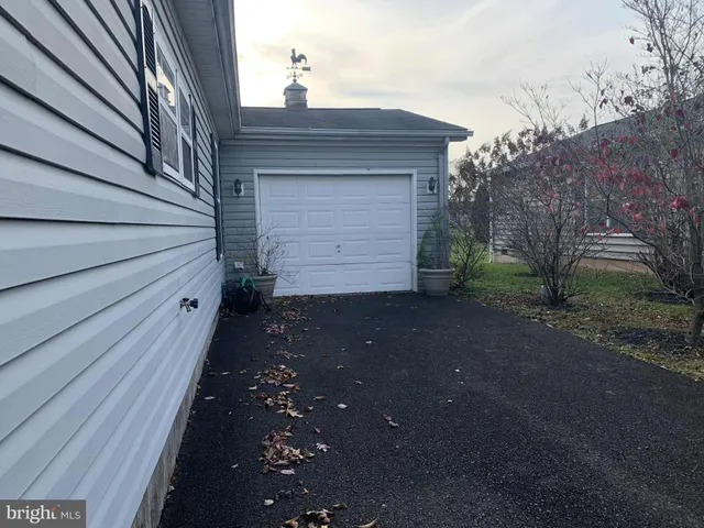 a view of a pathway of a house
