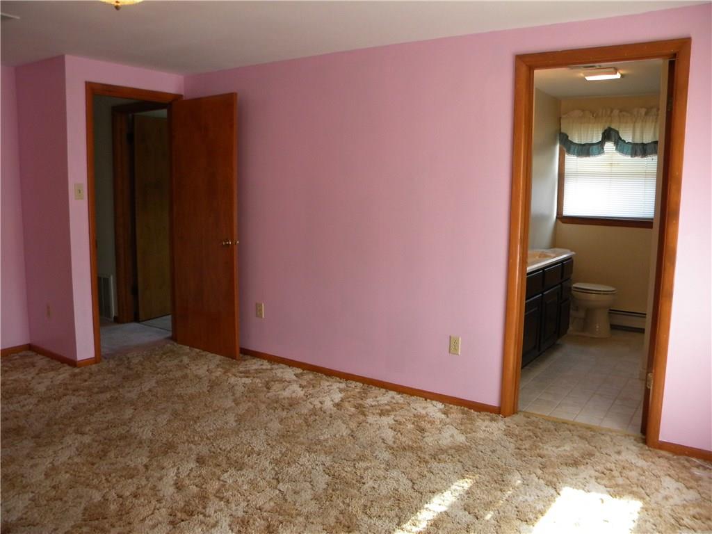 208 Springdale Road Venetia, PA 15367 - Photo 13 of 25 MBR and full bath.