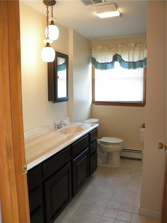208 Springdale Road Venetia, PA 15367 - Photo 14 of 25 MBR bath.