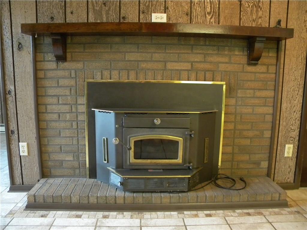208 Springdale Road Venetia, PA 15367 - Photo 8 of 25 True craftsmanship in the brickwork - owner was a bricklayer and built this house (and two more). Solid+