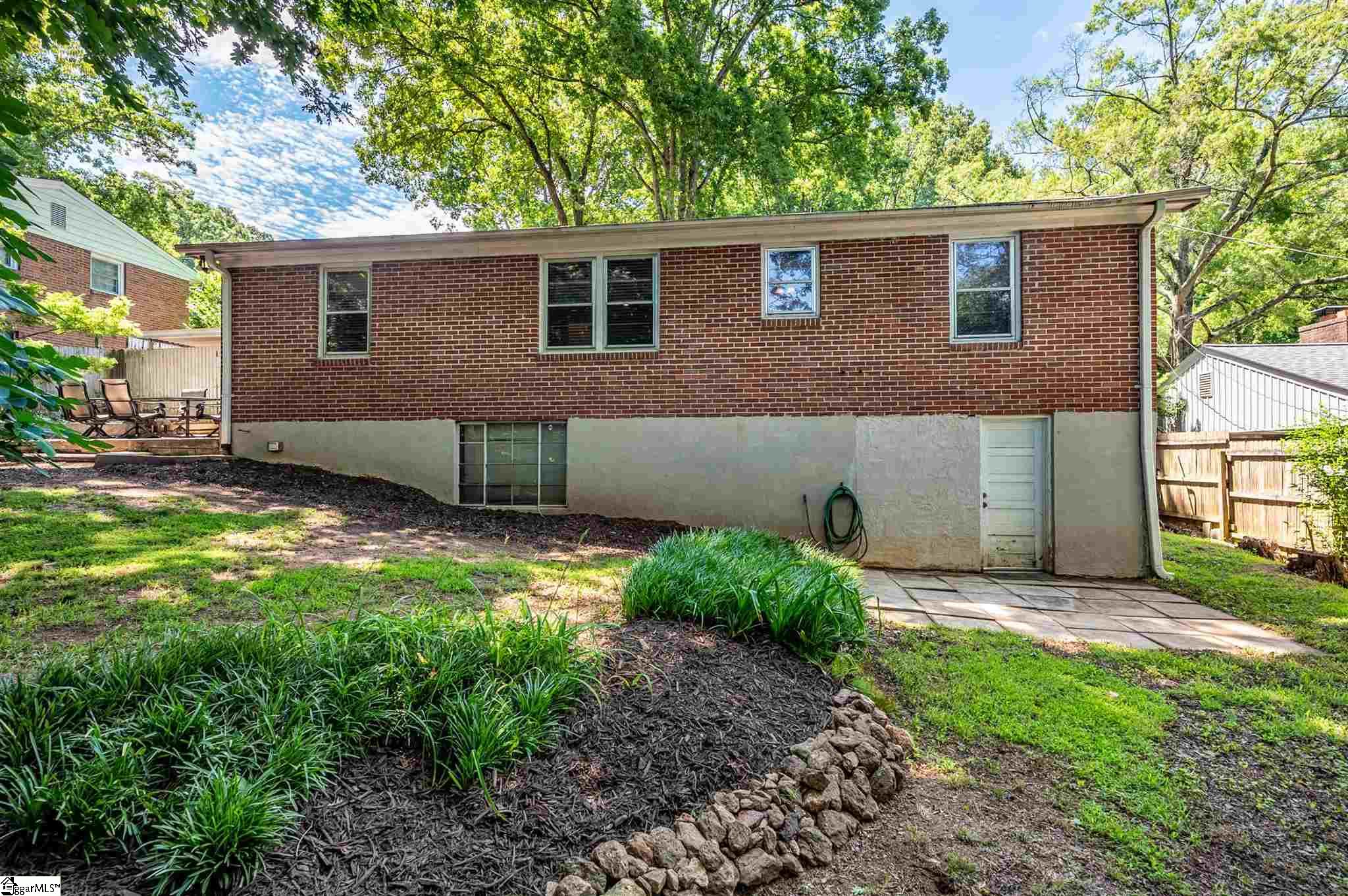 52 Nottingham Road Greenville, SC 29607 - Photo 4 of 26