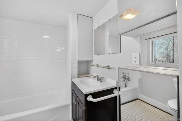 $695,000 | 125 Mountain Rest Road, New Paltz, NY 12561