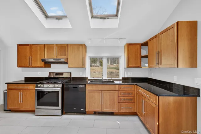 $695,000 | 125 Mountain Rest Road, New Paltz, NY 12561