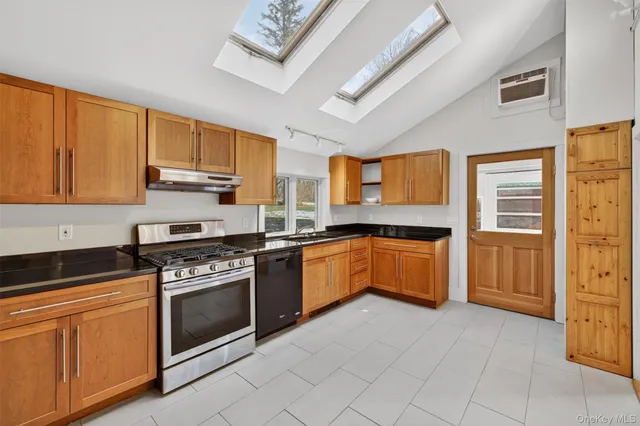 $695,000 | 125 Mountain Rest Road, New Paltz, NY 12561