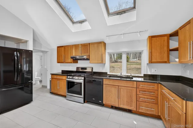 $695,000 | 125 Mountain Rest Road, New Paltz, NY 12561